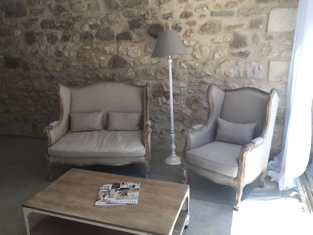 Mas Des Limites Bed & Breakfast Rognonas Room photo