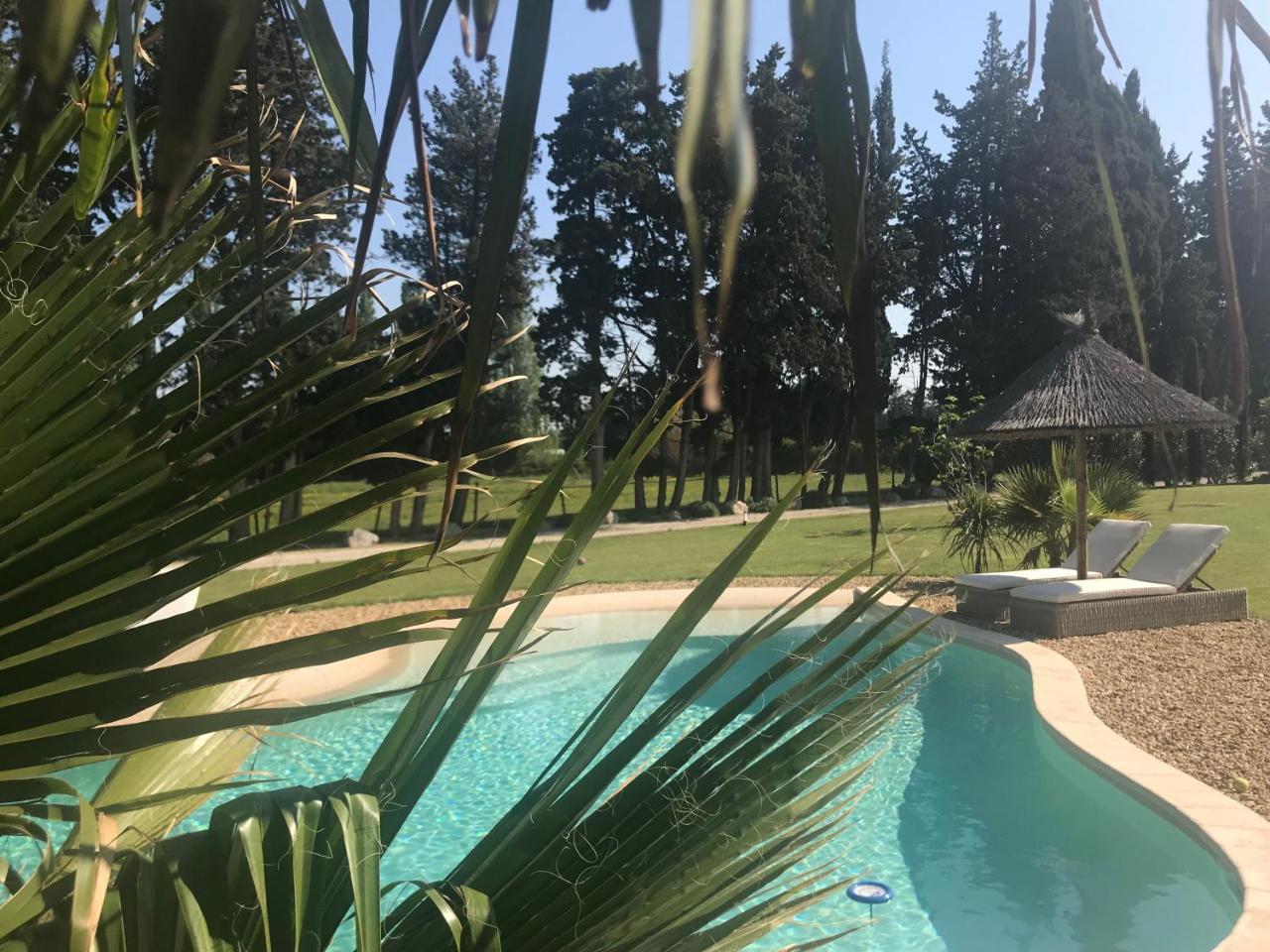Mas Des Limites Bed & Breakfast Rognonas Exterior photo